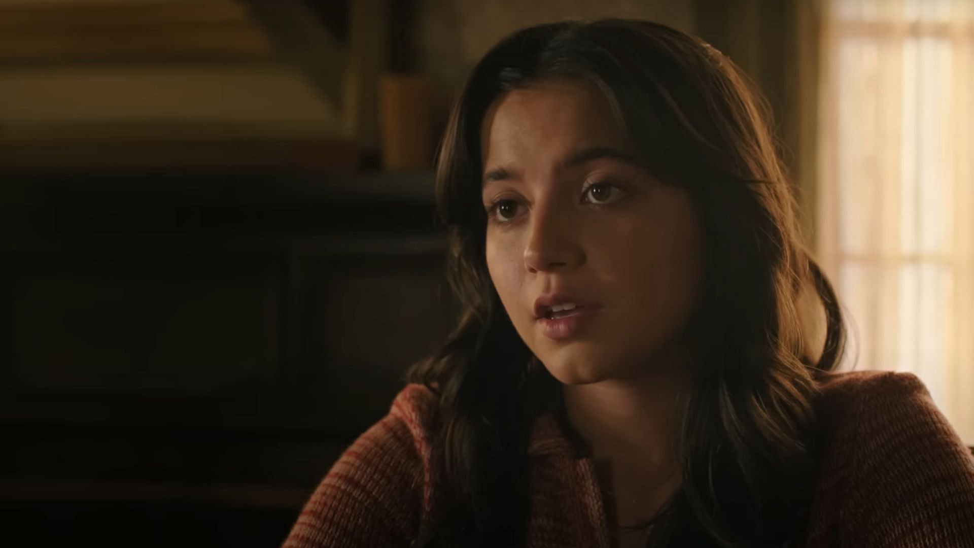 Isabela Merced plays Dina (Image via YouTube/Max)
